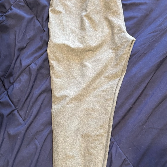 Old Navy Active Powersoft Gray High Rise Go Dry Leggings, Size Medium - Picture 3 of 4